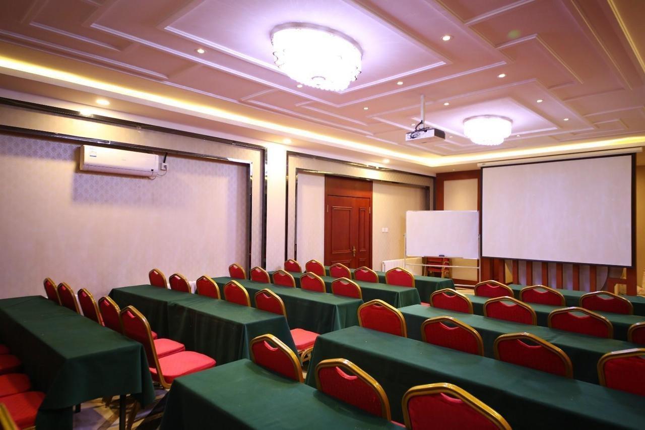 Chonpines Hotel Чанчун Екстериор снимка
