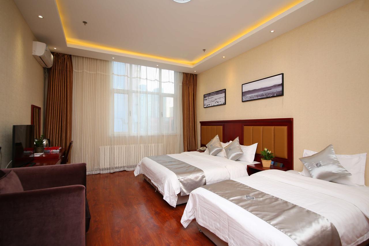 Chonpines Hotel Чанчун Екстериор снимка