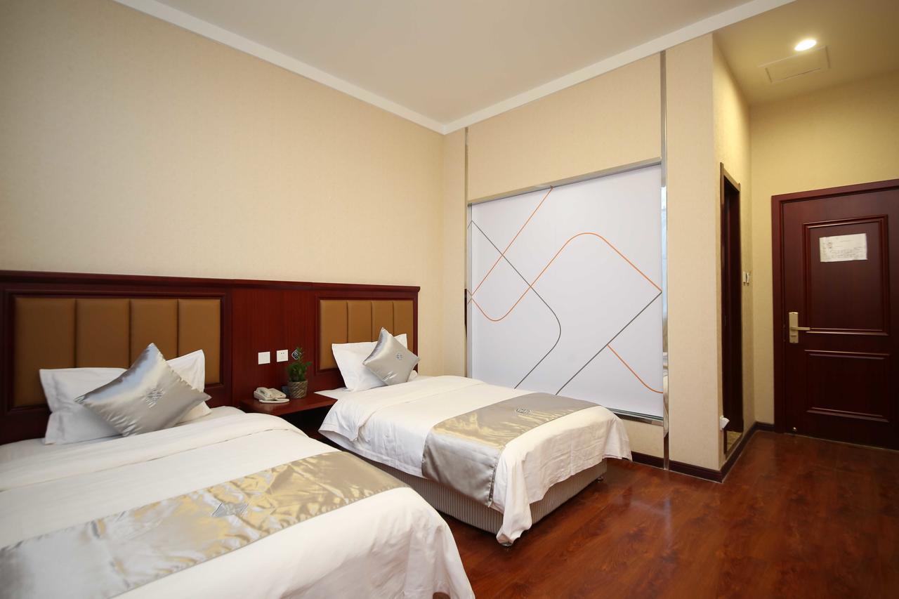 Chonpines Hotel Чанчун Екстериор снимка