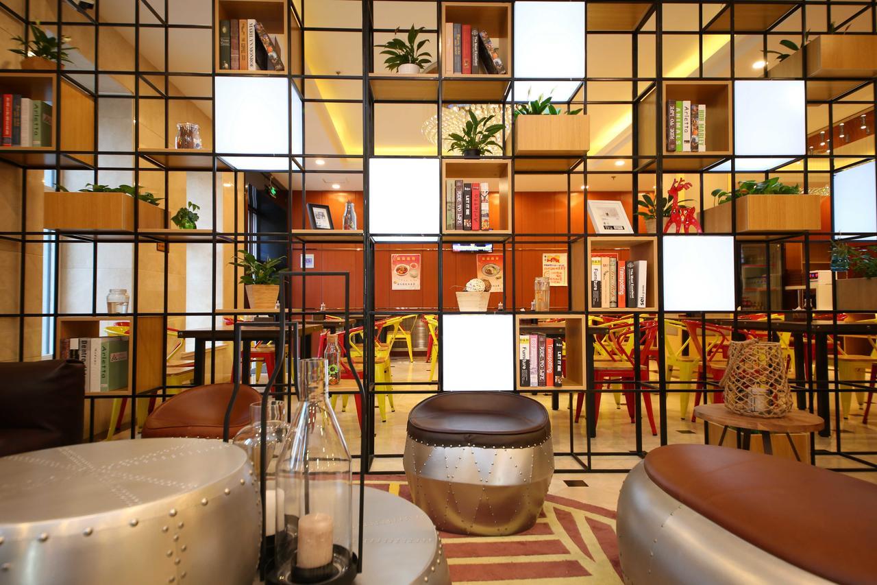 Chonpines Hotel Чанчун Екстериор снимка