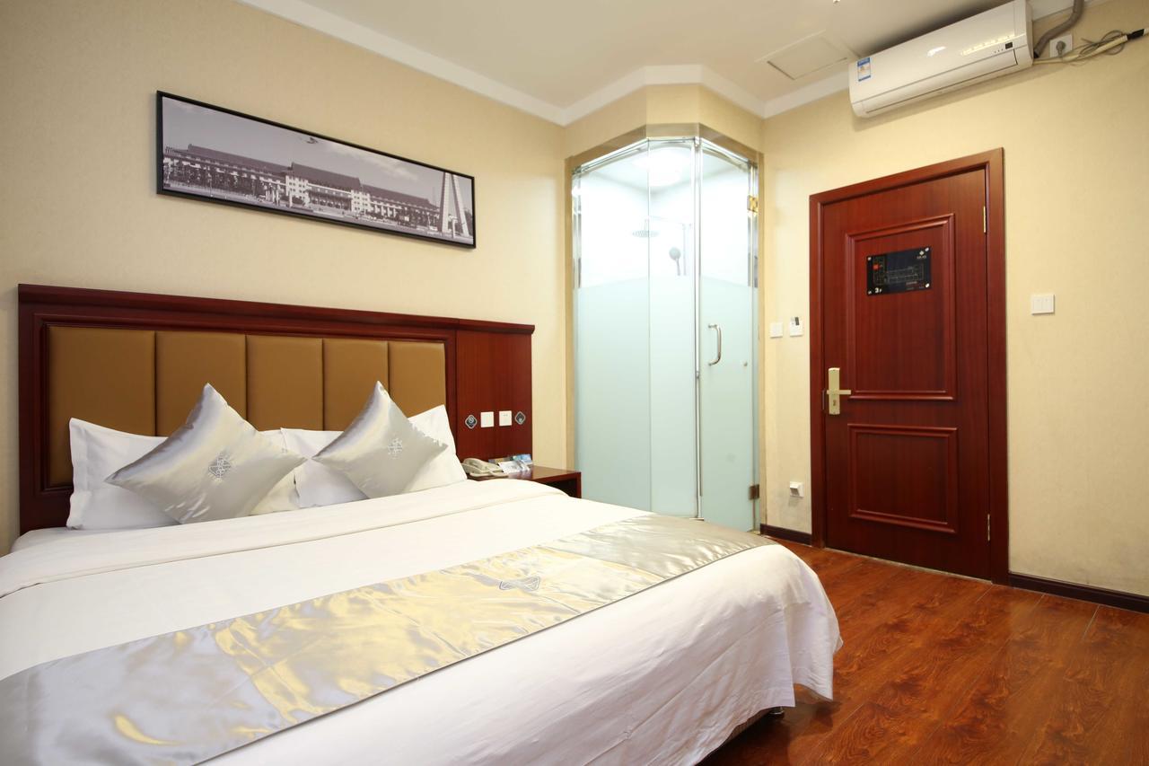 Chonpines Hotel Чанчун Екстериор снимка