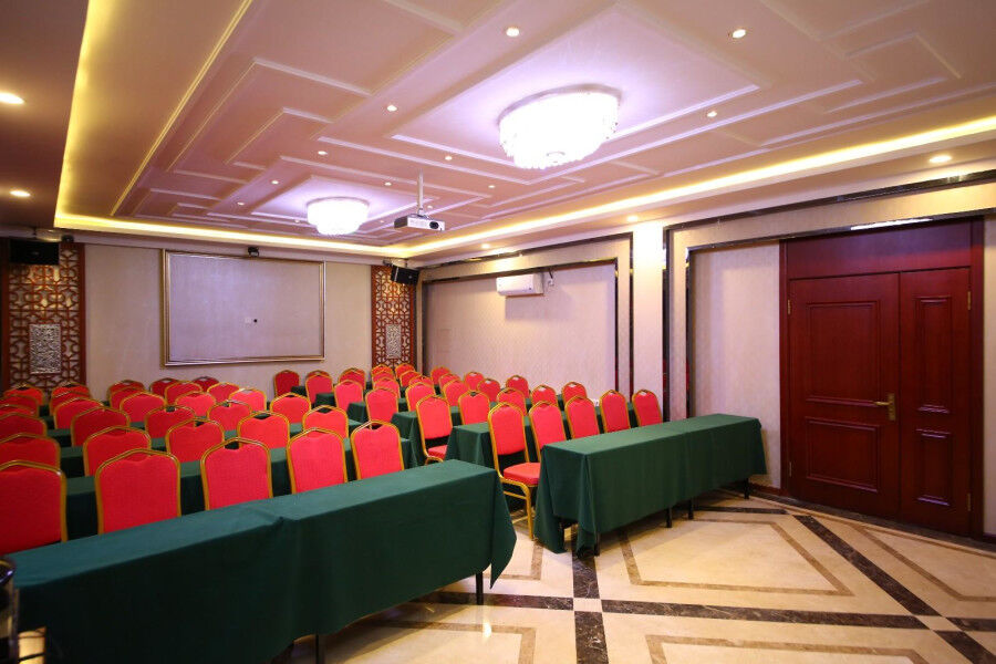 Chonpines Hotel Чанчун Екстериор снимка