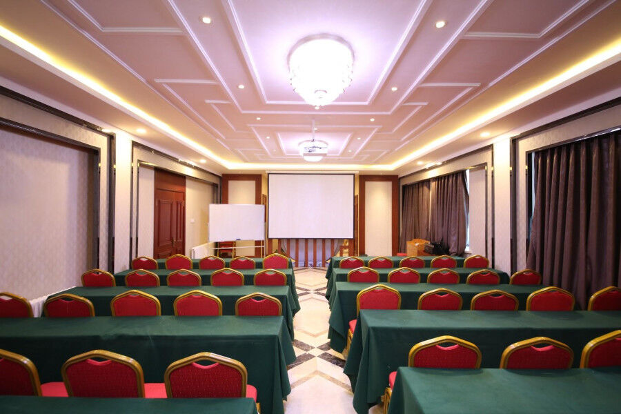 Chonpines Hotel Чанчун Екстериор снимка